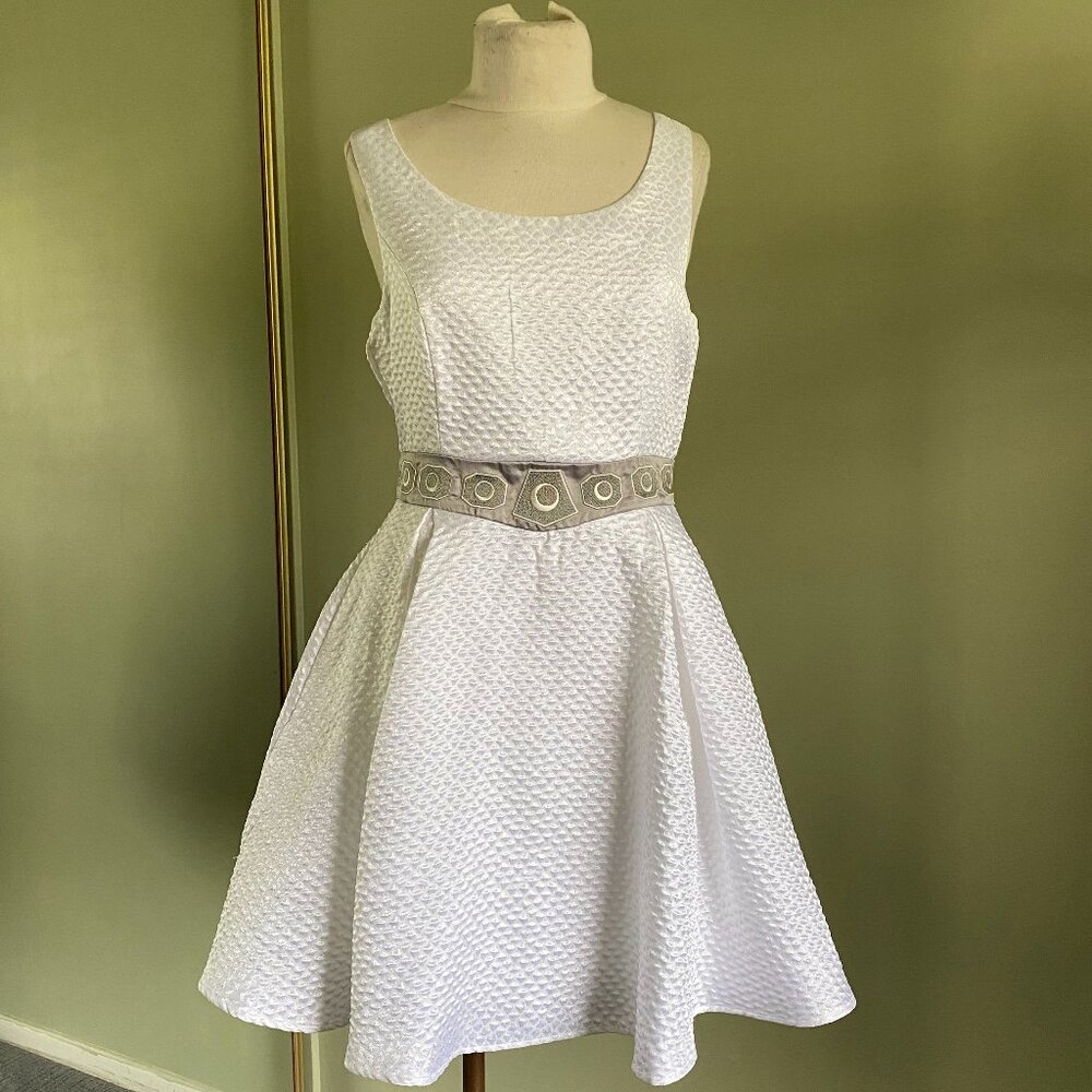 STAR WARS by Her Universe White Princess Leia Dress. Size Medium.
